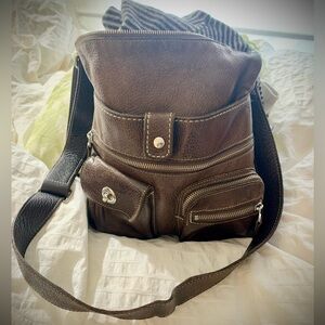 Roots Venetian Leather Crossbody Bag | Sac bandoulière cuir